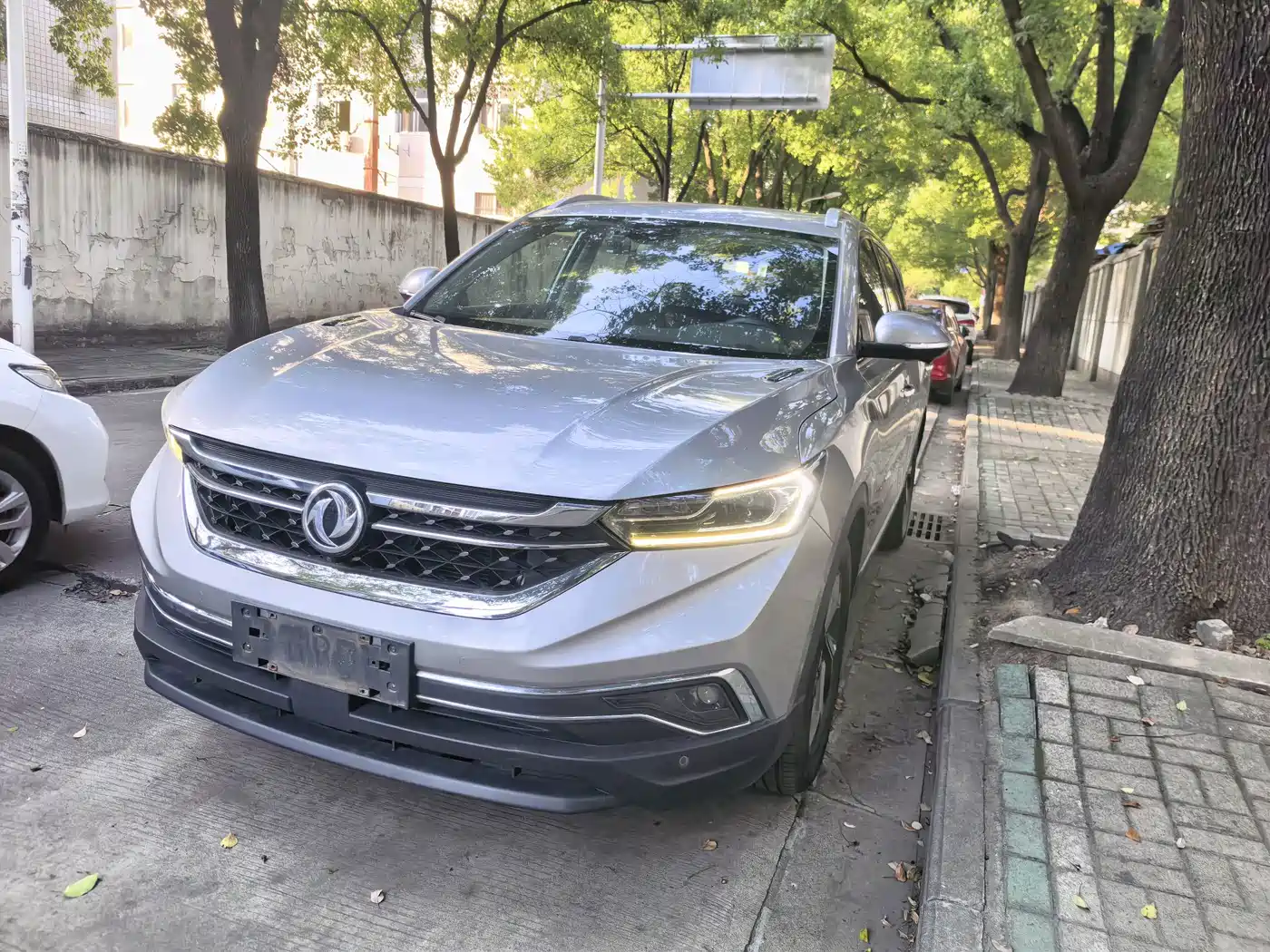 Dongfeng Aeolus Dongfeng Fengshen AX7 2020 — пригон из Китая