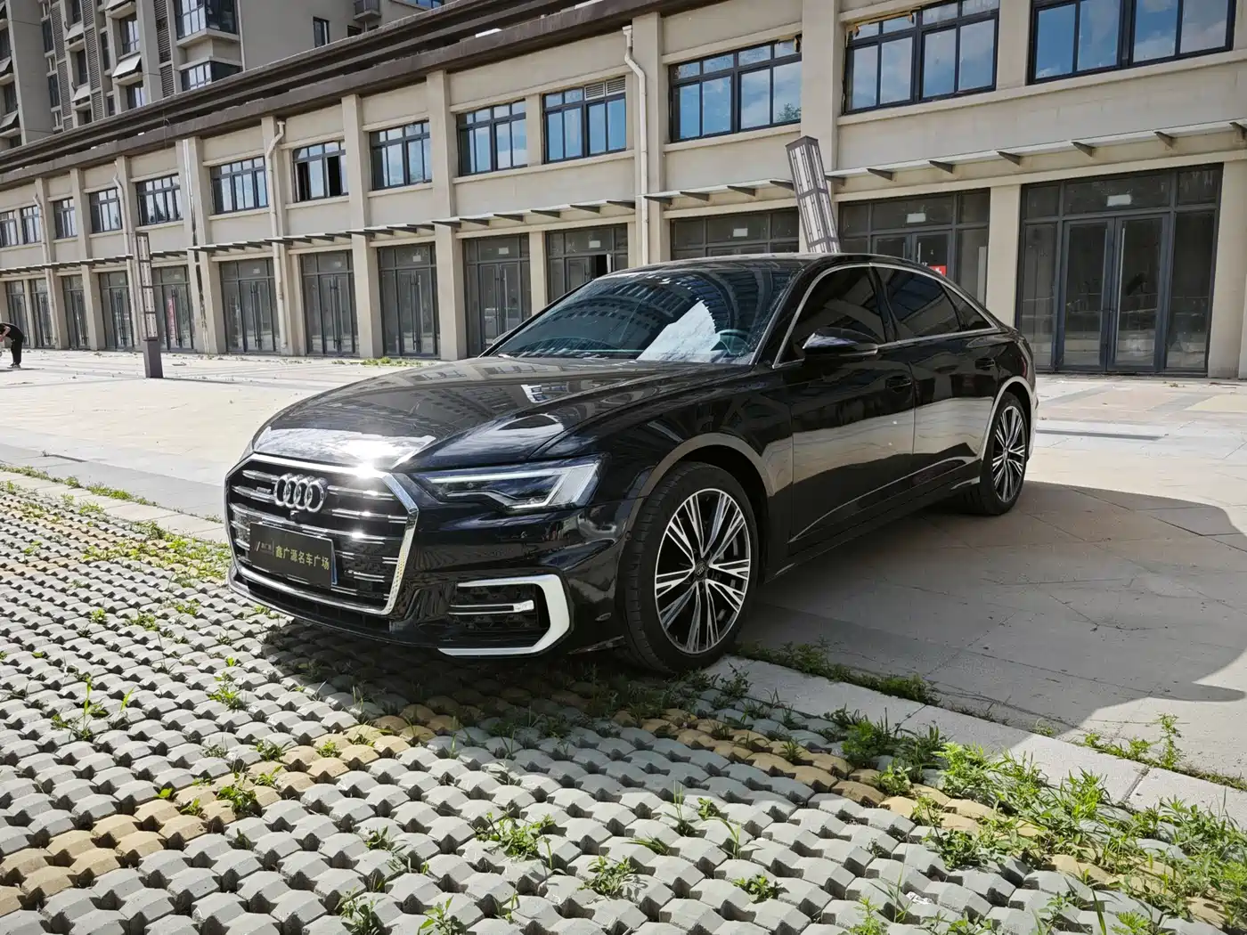 Audi A6L 2024 45 TFSI quattro Exclusive Dynamic фото 2