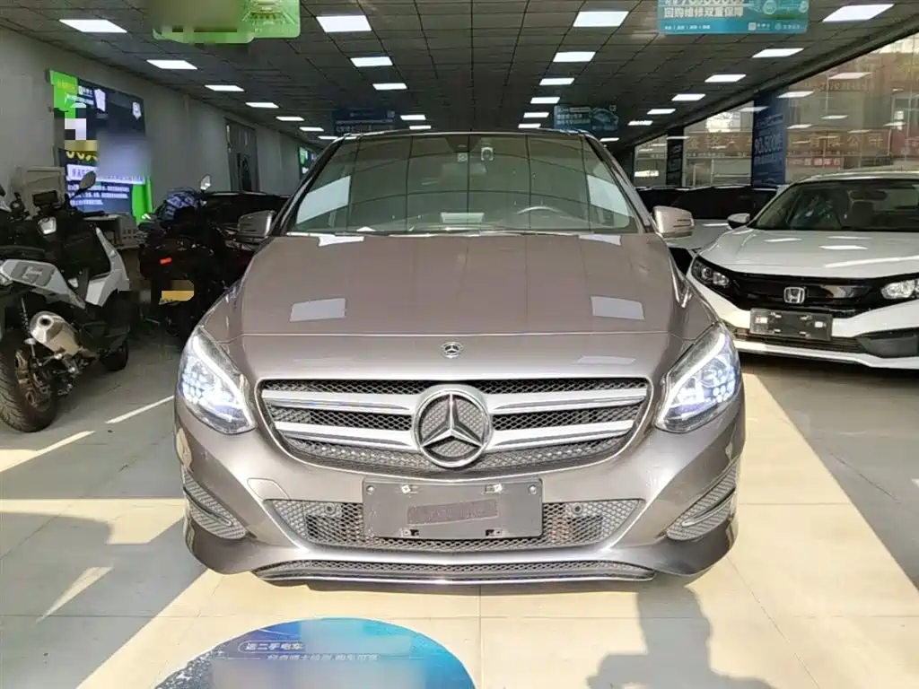 Mercedes-Benz B-Class 2018 B 200 Sport фото 3
