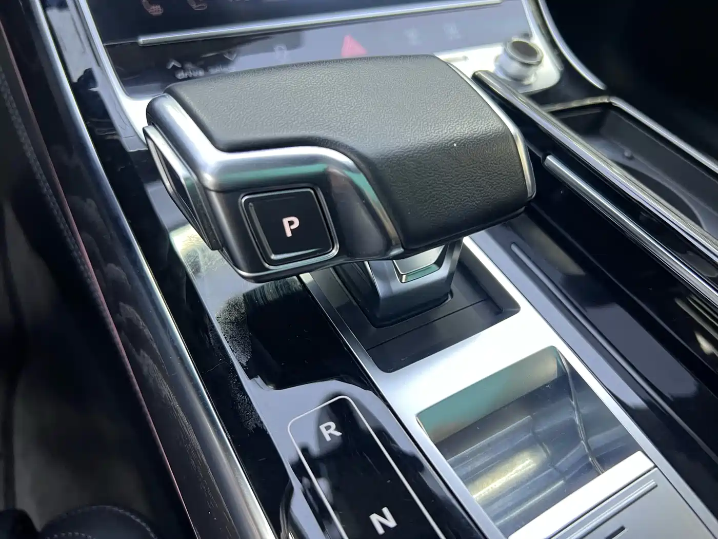 Audi A8 2024 Model A8L 50 TFSI quattro Premium Selection фото 8
