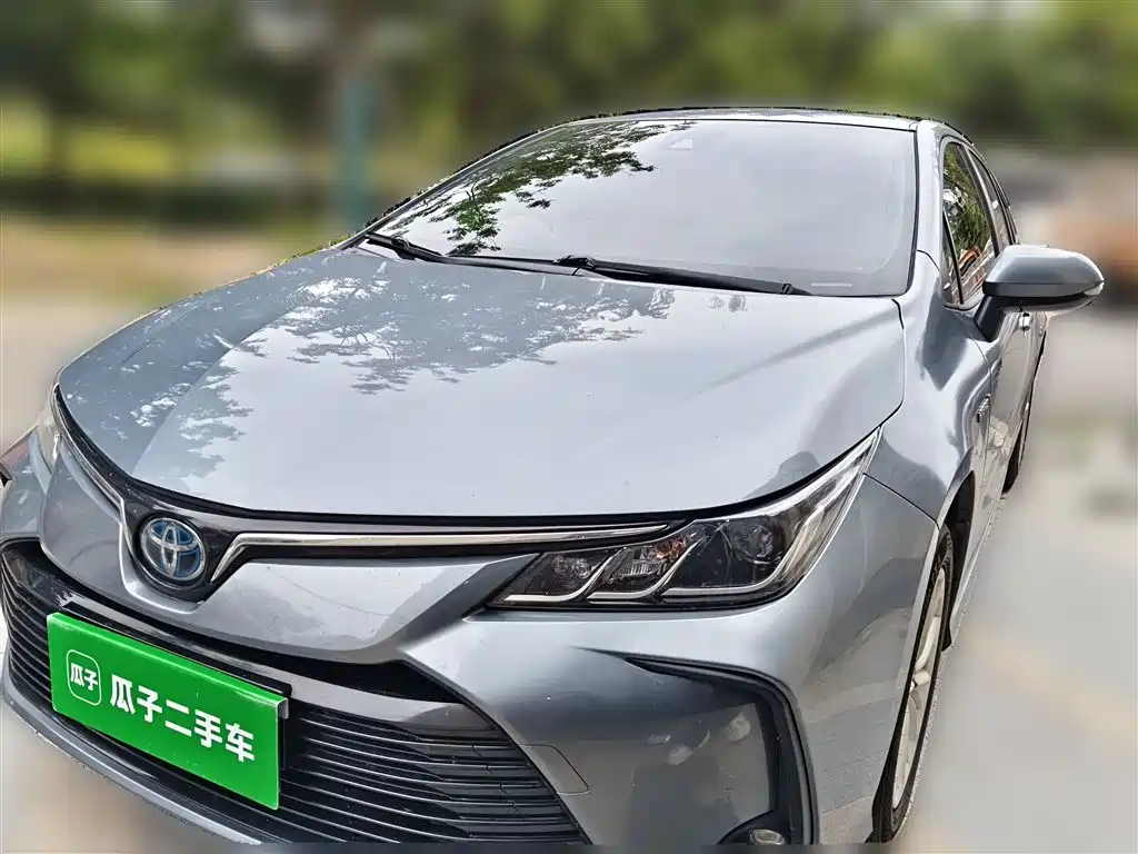Toyota Corolla 2021 Hybrid 1.8L E-CVT Elite Edition фото 2