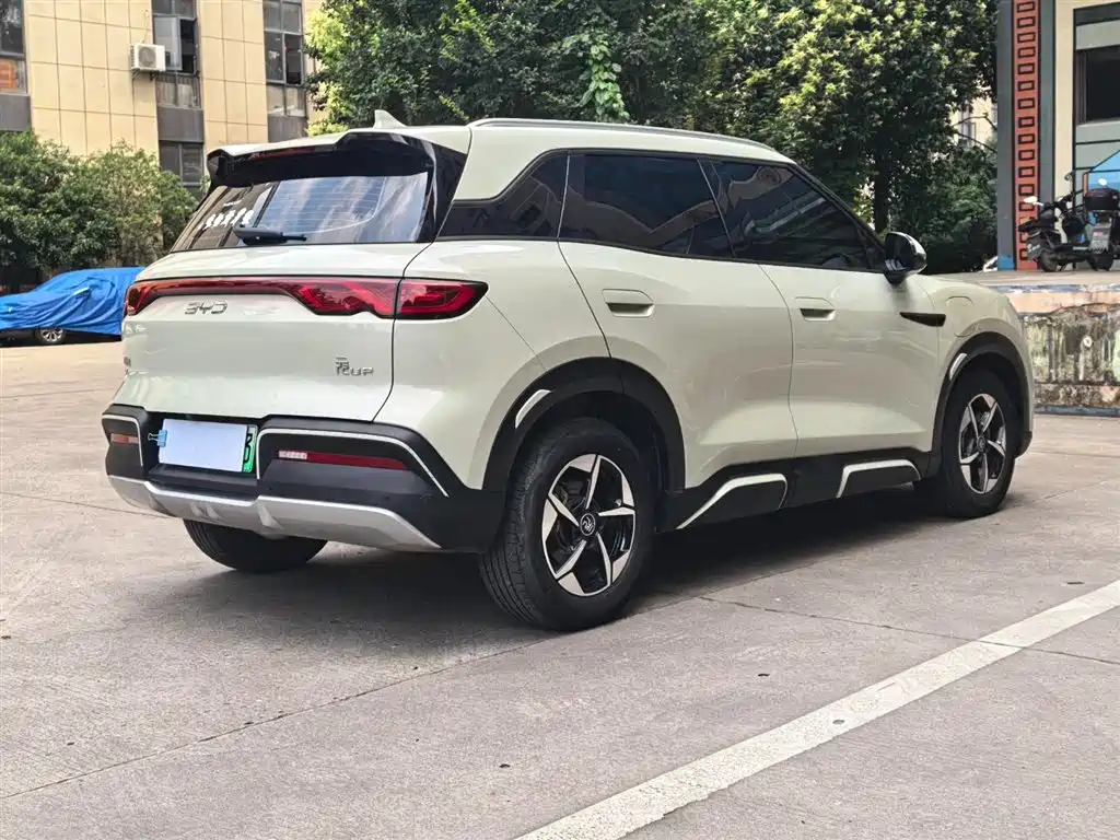 BYD Yuan UP 2024 401KM Surpass Edition фото 18