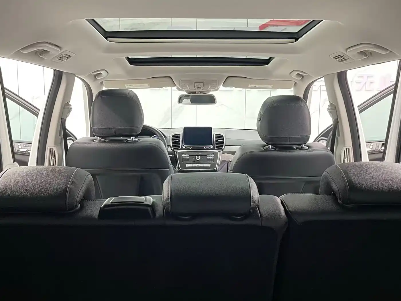 Mercedes-Benz GLS 2016 GLS 400 4MATIC Luxury фото 14