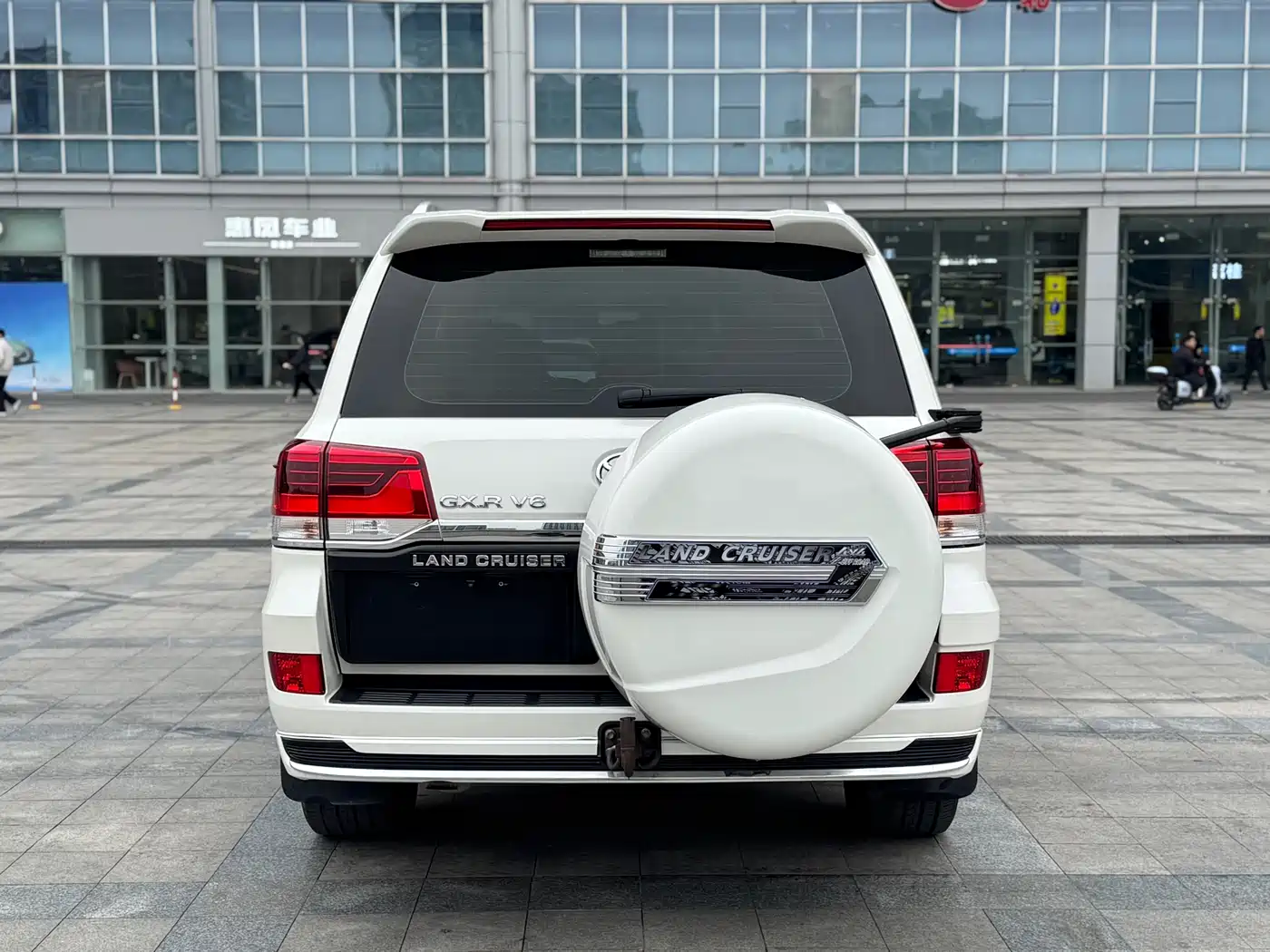 Toyota Land Cruiser (Import) 6