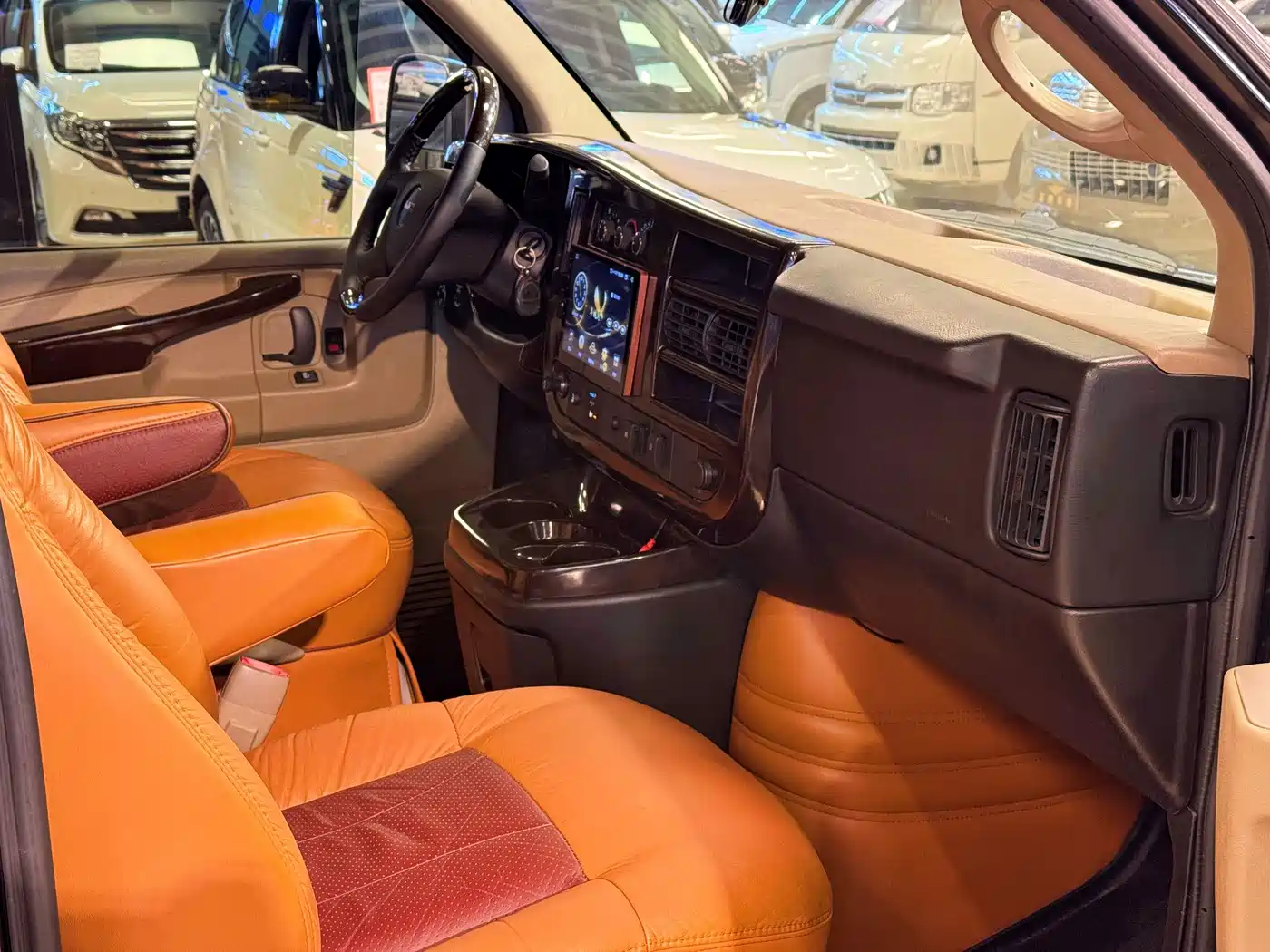 GMC Savana 2013 2011 Model 6.0L Business Star 7-seater