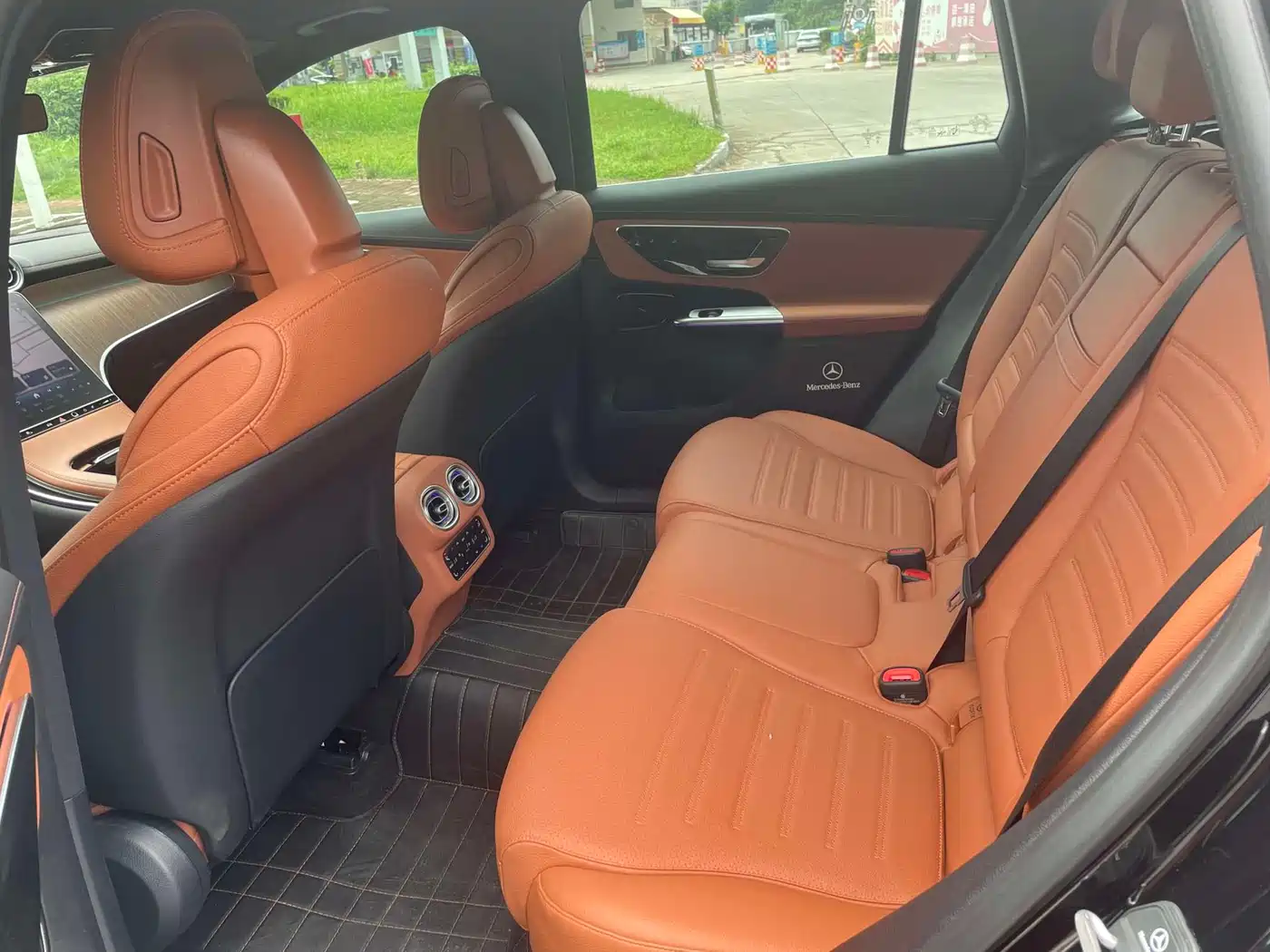 Mercedes-Benz GLC 2025 Facelift GLC 300 L 4MATIC Dynamic 7-seater фото 4
