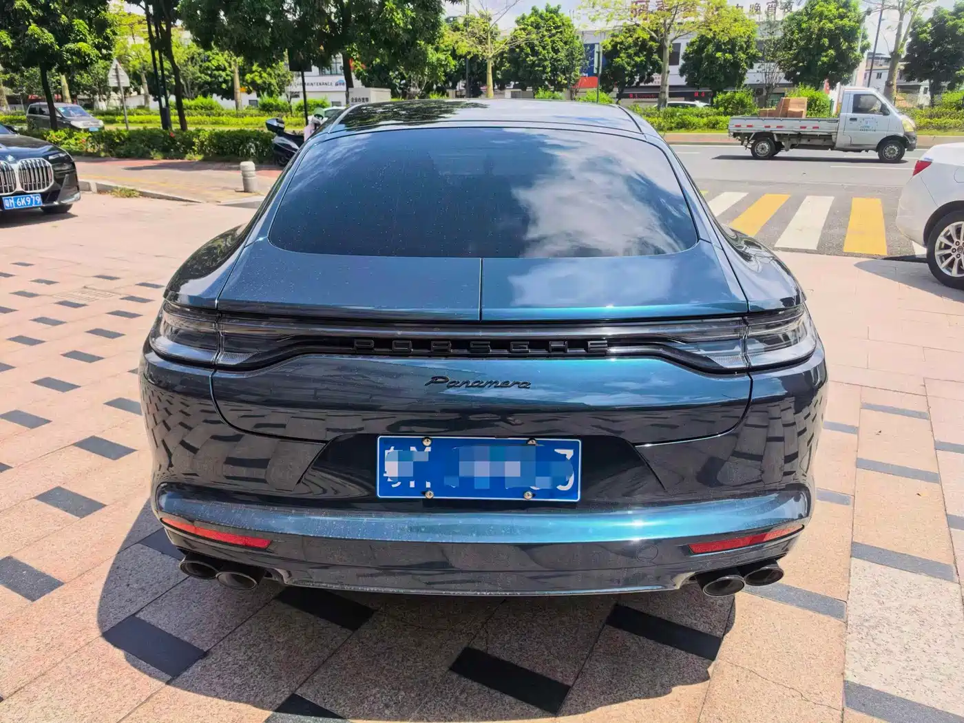 Фото 2 - Porsche Panamera