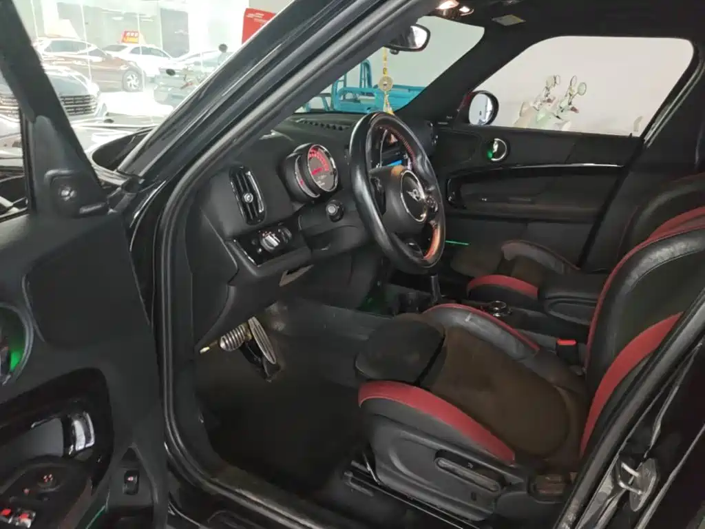 MINI JCW COUNTRYMAN 2017 2017 2.0T JOHN COOPER WORKS Tourer