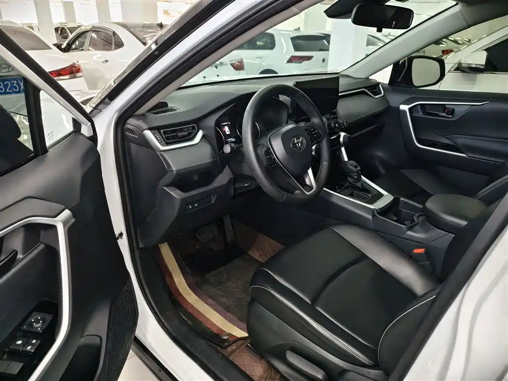 Toyota RAV4 Rongfang 2024 2.0L CVT FWD Urban Edition фото 18