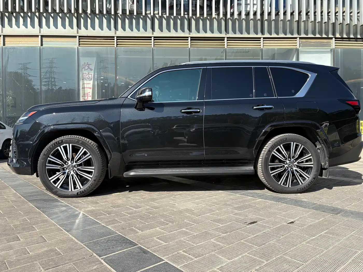 Lexus LX 2025 700h Boundary Edition фото 3