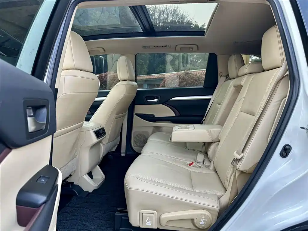 Toyota Highlander 2015 2.0T AWD Luxury Edition 7-seater фото 7