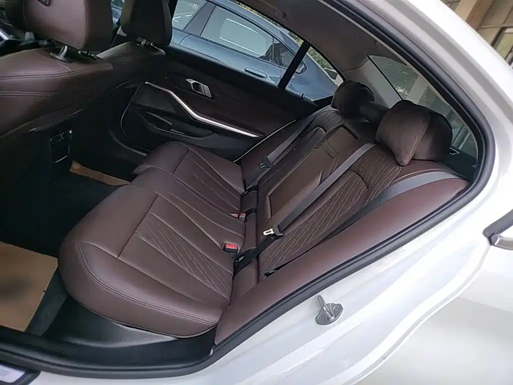 BMW 3 Series 2025 325Li M Sport Package фото 17