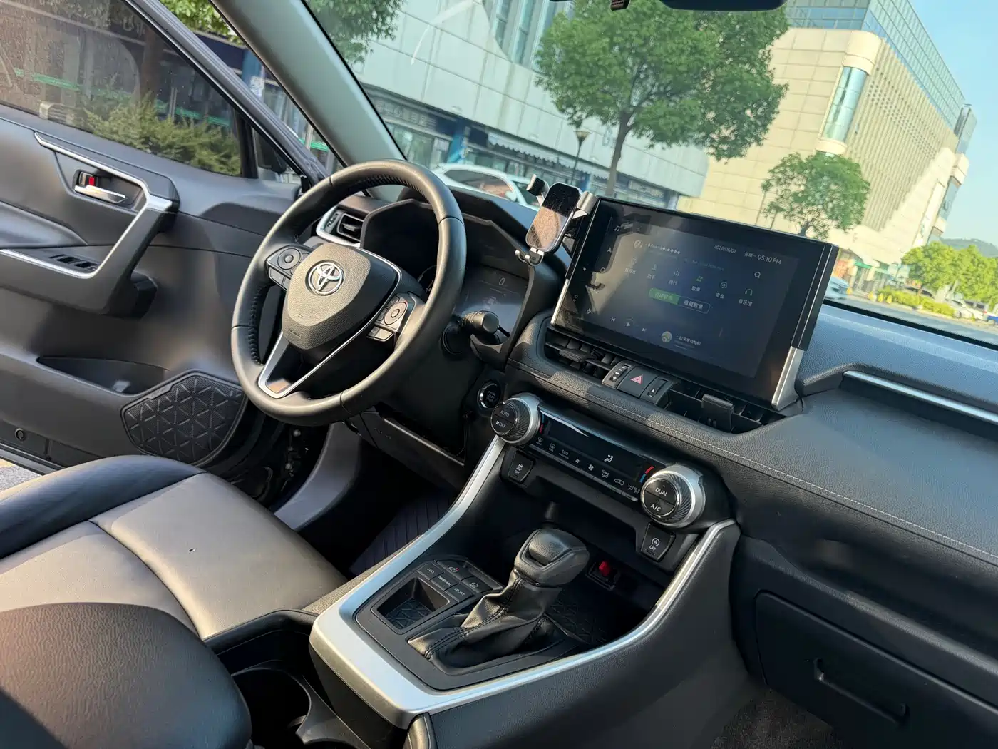 Toyota RAV4 Rongfang 2022 2.0L CVT 2WD Trend Edition фото 13