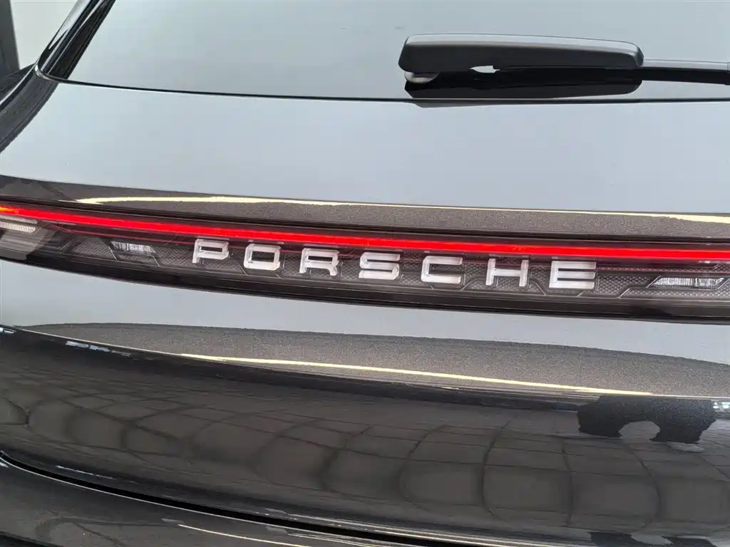 Porsche Taycan 2025 2024 Taycan 4 Cross Turismo