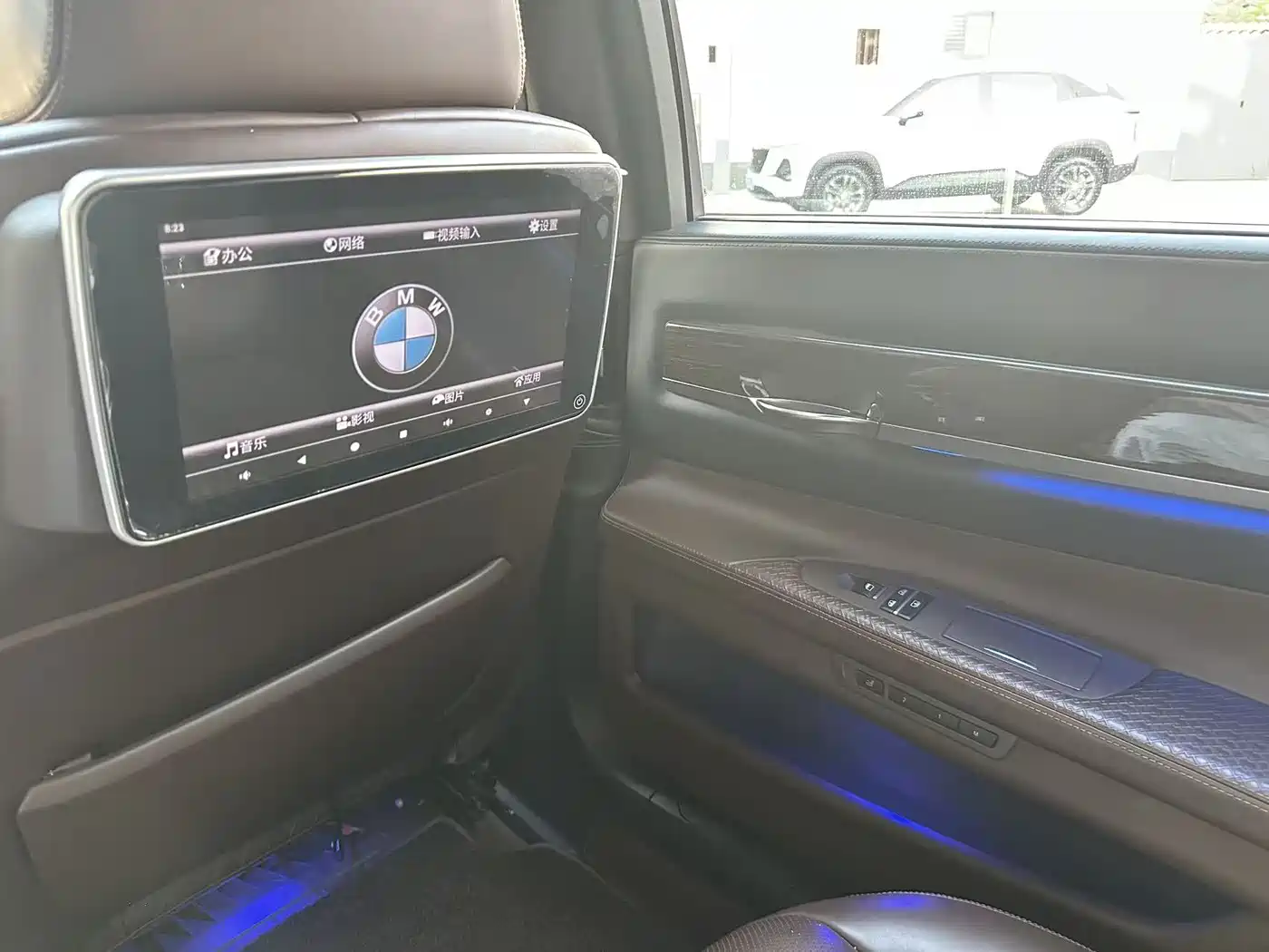 BMW 7 Series 2011 730Li Elegance фото 16