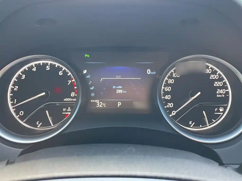 Toyota Camry 2018 2.0G Luxury Edition фото 4