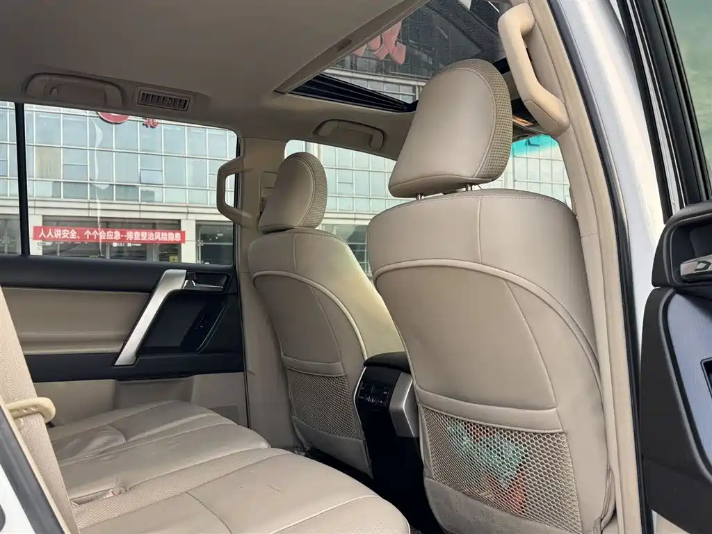 Toyota Prado 2010 4.0L Automatic TX-L фото 10