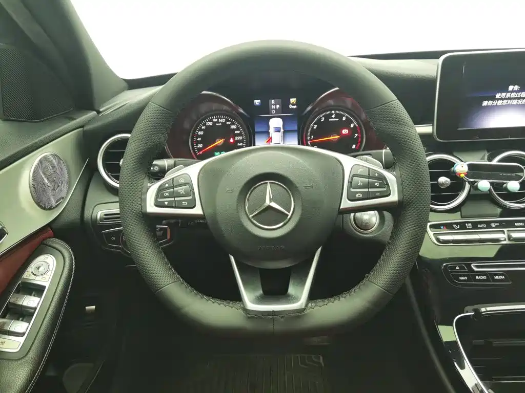 Фото 11 - Mercedes-Benz C-Class