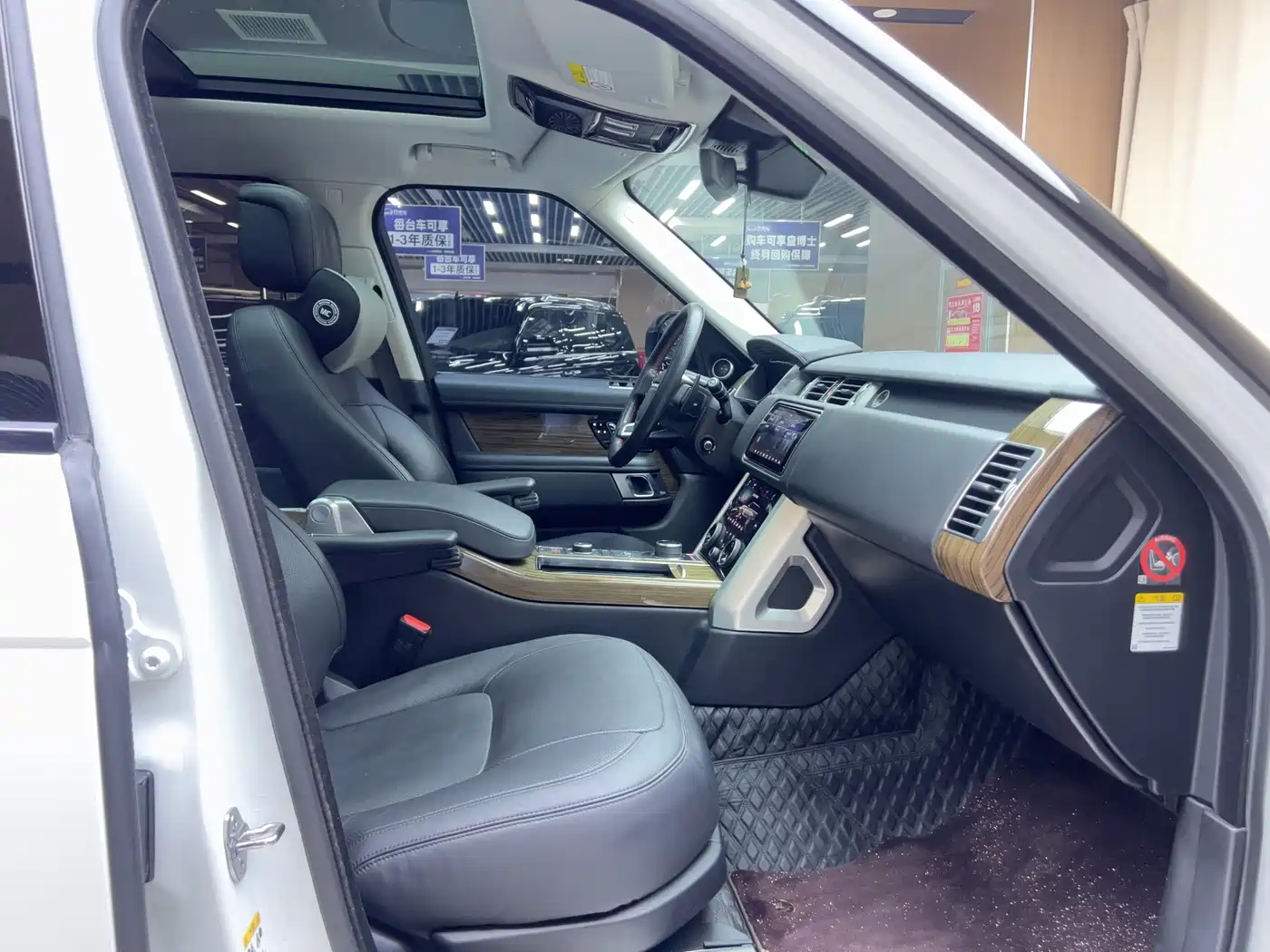 Land Rover Range Rover 2018 3.0 SC V6 Vogue Heritage Extended Edition фото 8