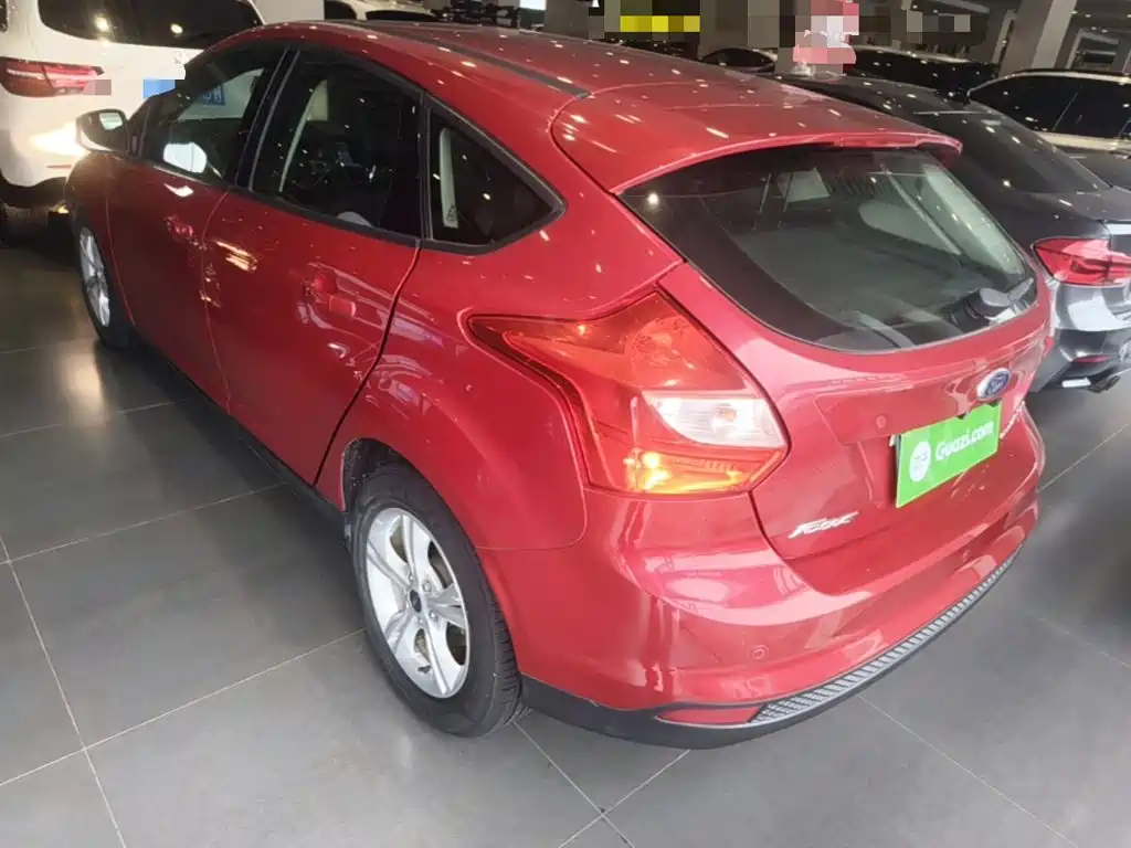 Фото 6 - Ford Focus