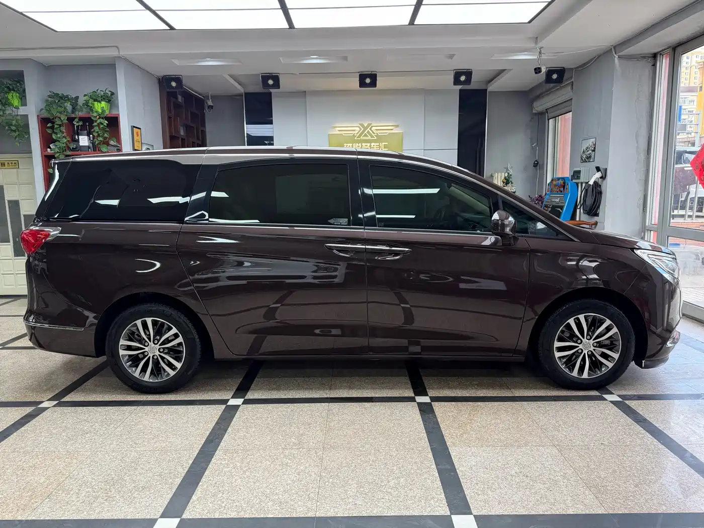 Buick GL8 2018 ES 28T Luxury Type China VI фото 4