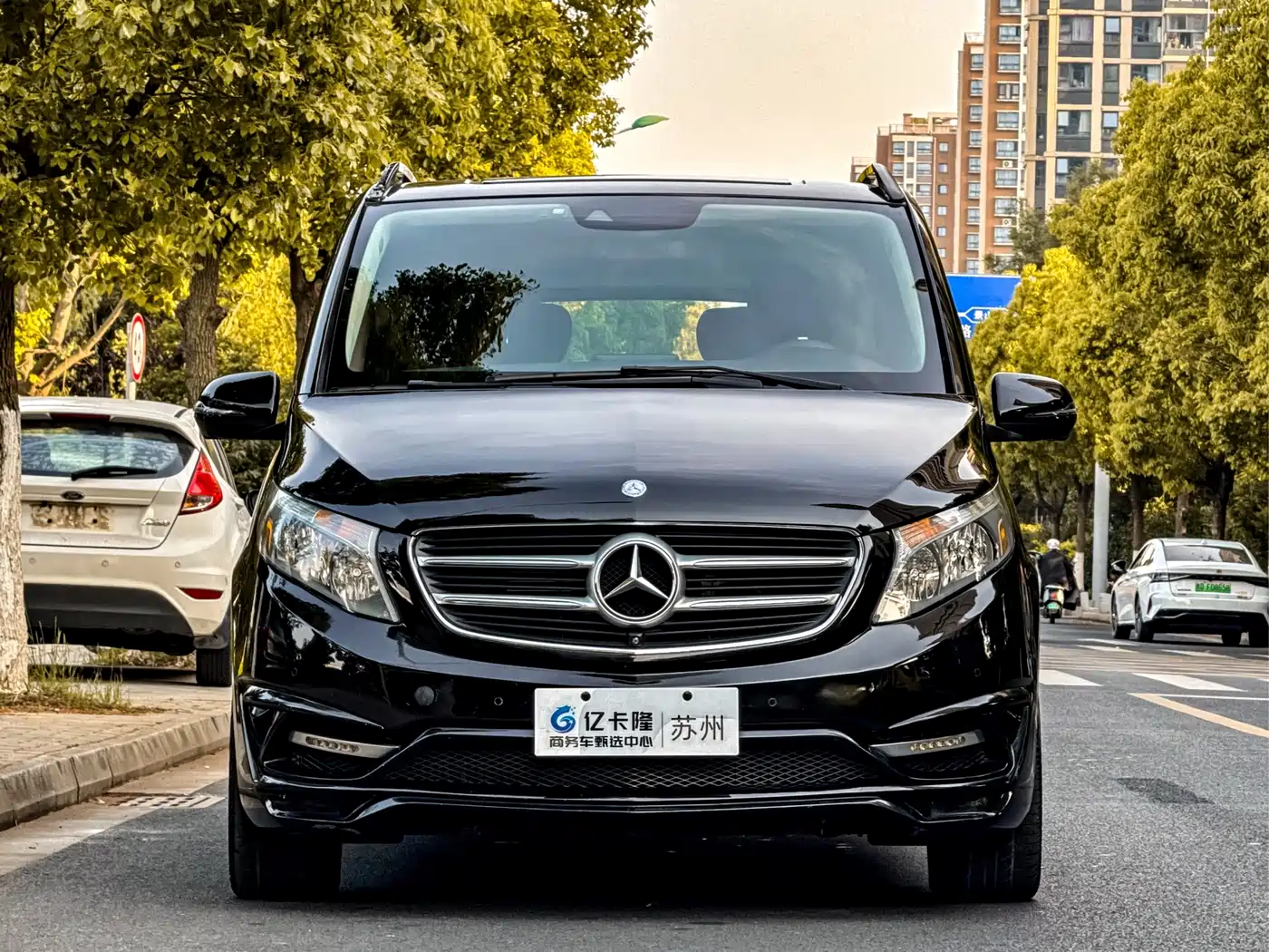 Mercedes-Benz V-Class 2018 V 260 L Premium Long Version China V фото 2