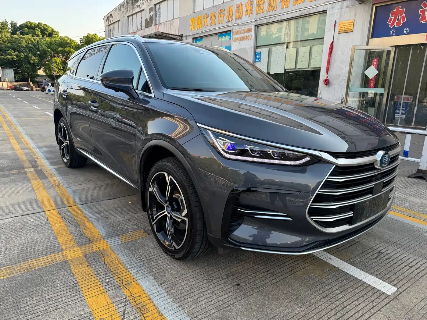 BYD Tang New Energy 2021 DM-i 112KM Honor фото 8