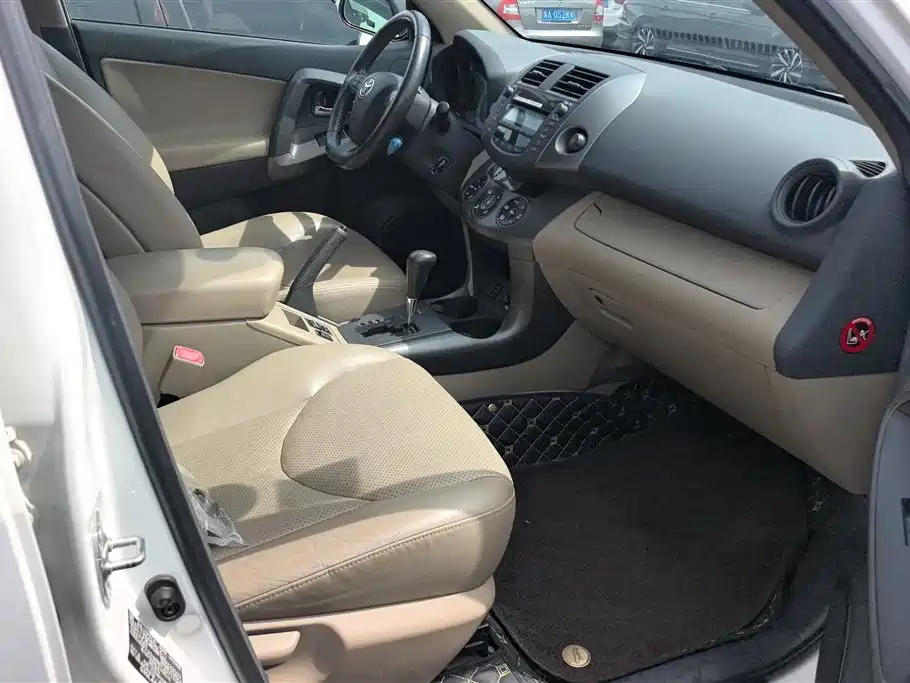 Toyota RAV4 Rongfang 2011 2.4L Automatic 4WD Luxury Edition фото 8