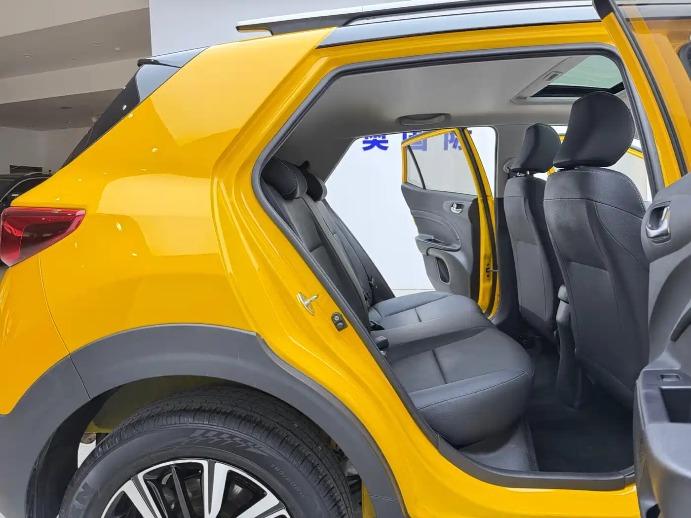 Kia KX1 2021 1.4L CVT Fun Sunroof Version фото 18