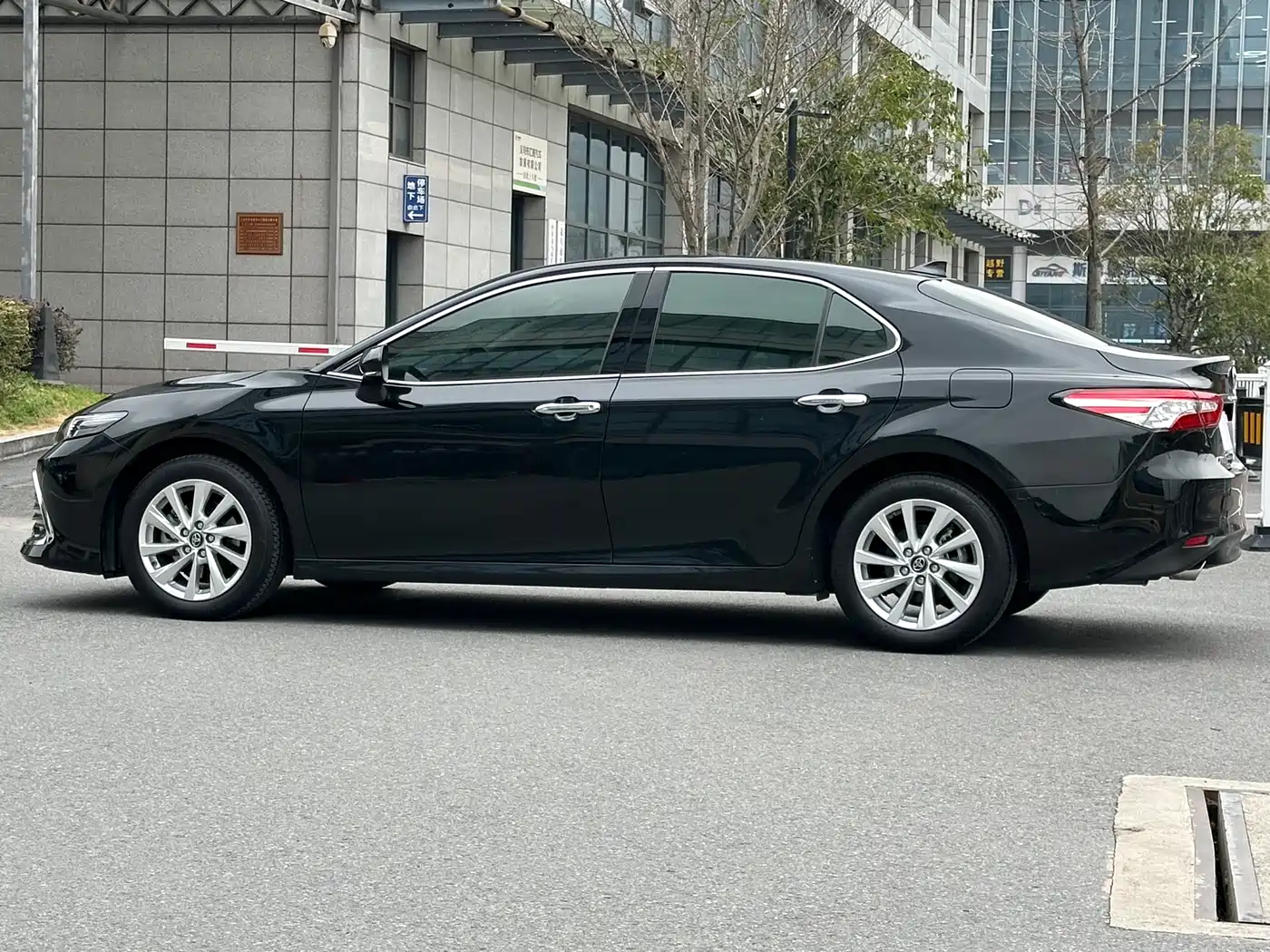 Toyota Camry 2021 2.0G Luxury Edition фото 13