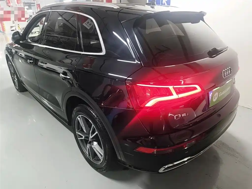 Audi Q5L 2020 Facelift 40 TFSI Honor Fashion фото 23