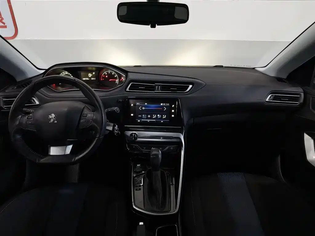 Peugeot 308 2016 230THP Automatic Luxury фото 5