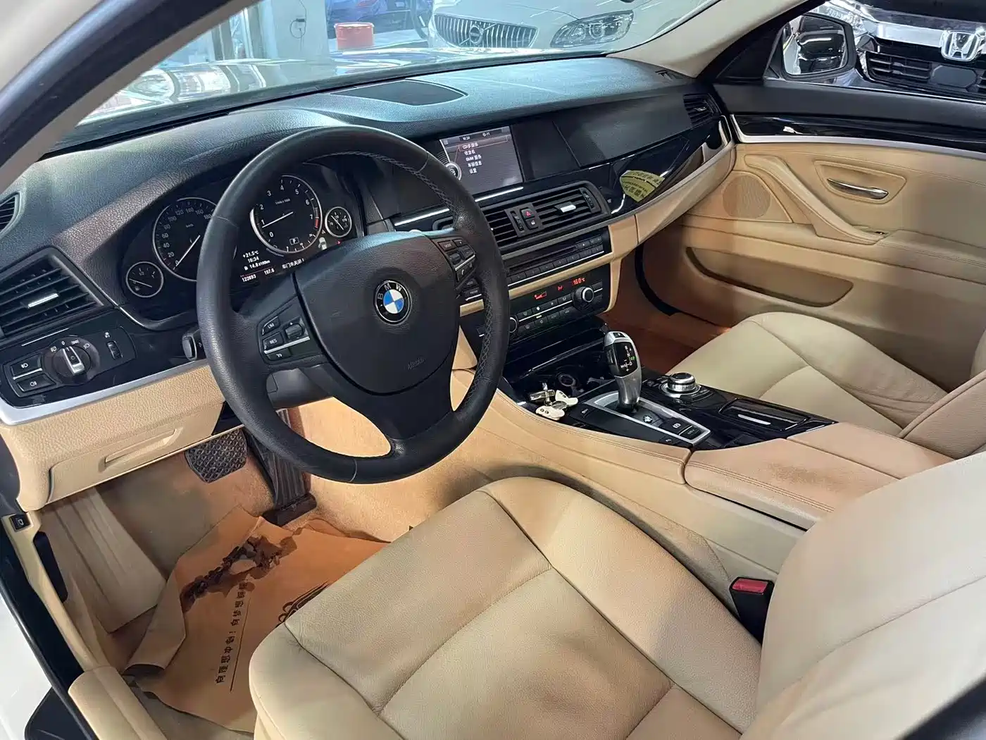 BMW 5 Series 2012 520Li Elegance фото 7