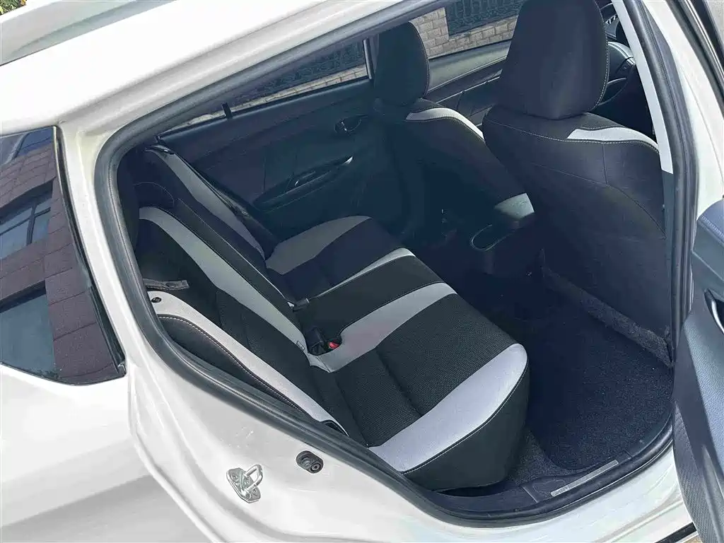 Toyota Yaris, миниатюра 13