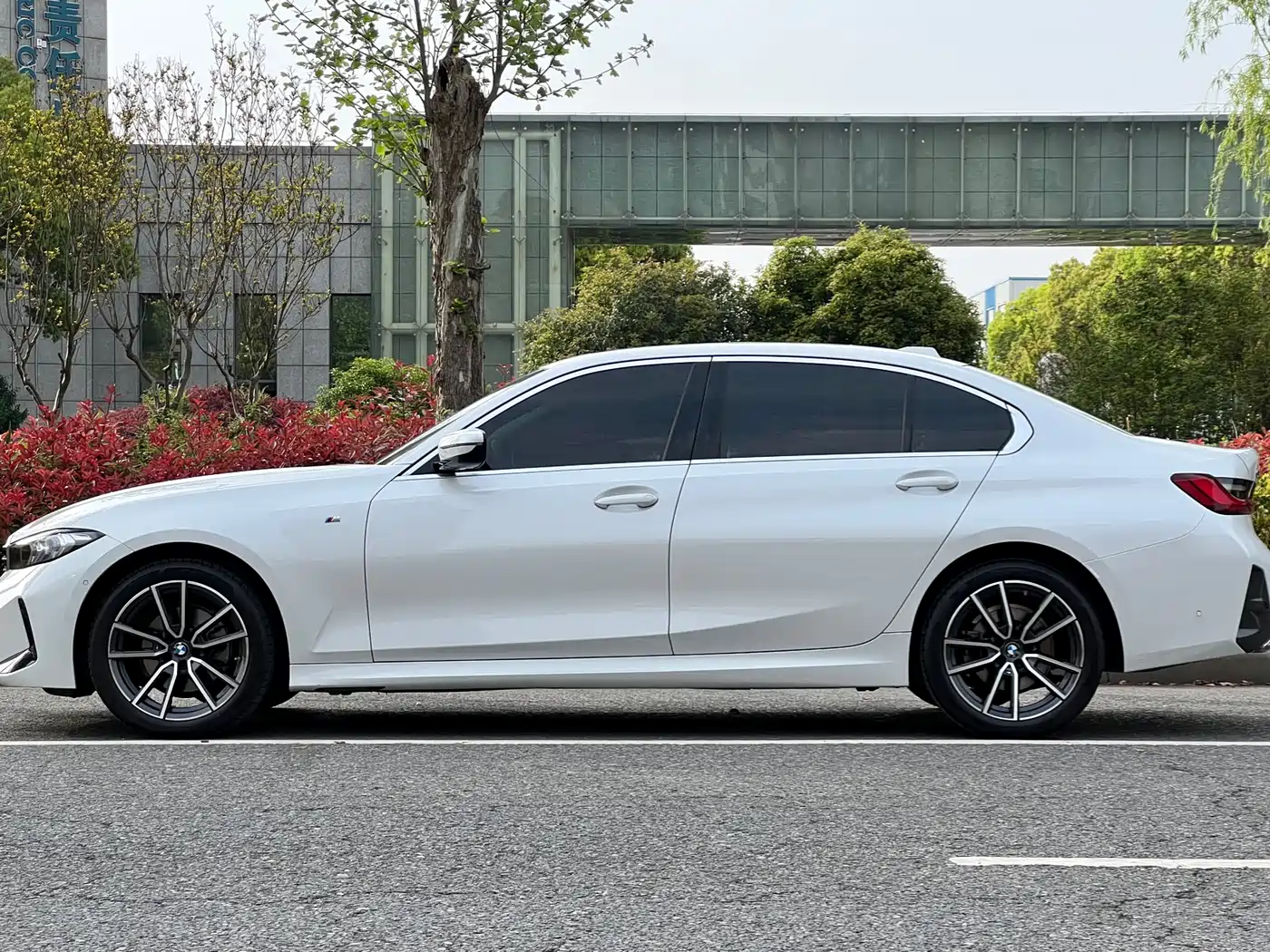 BMW 3 Series 2023 325Li M Sport Package фото 5