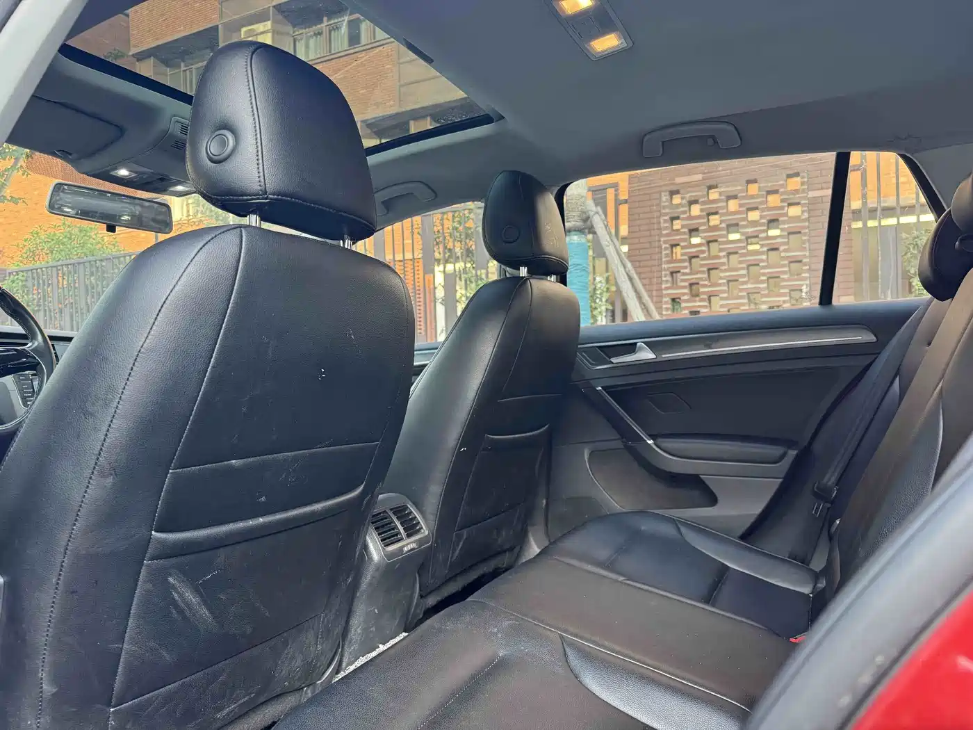 Volkswagen Golf 2015 1.6L Automatic Comfort фото 11