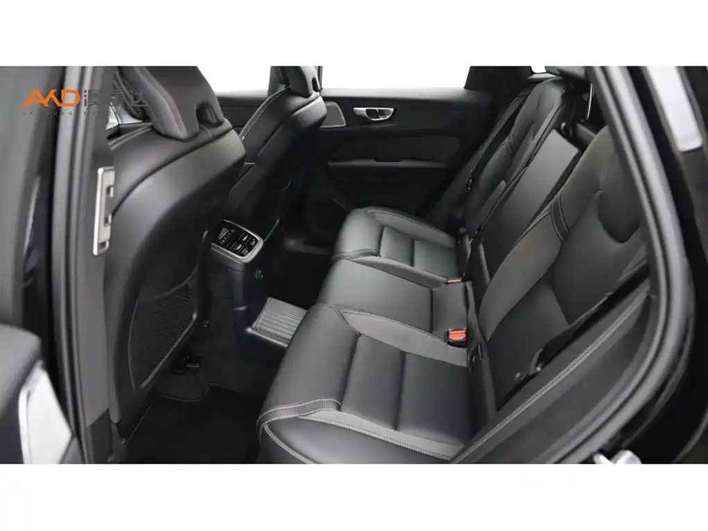 VOLVO XC60 PLUG IN HYBRID