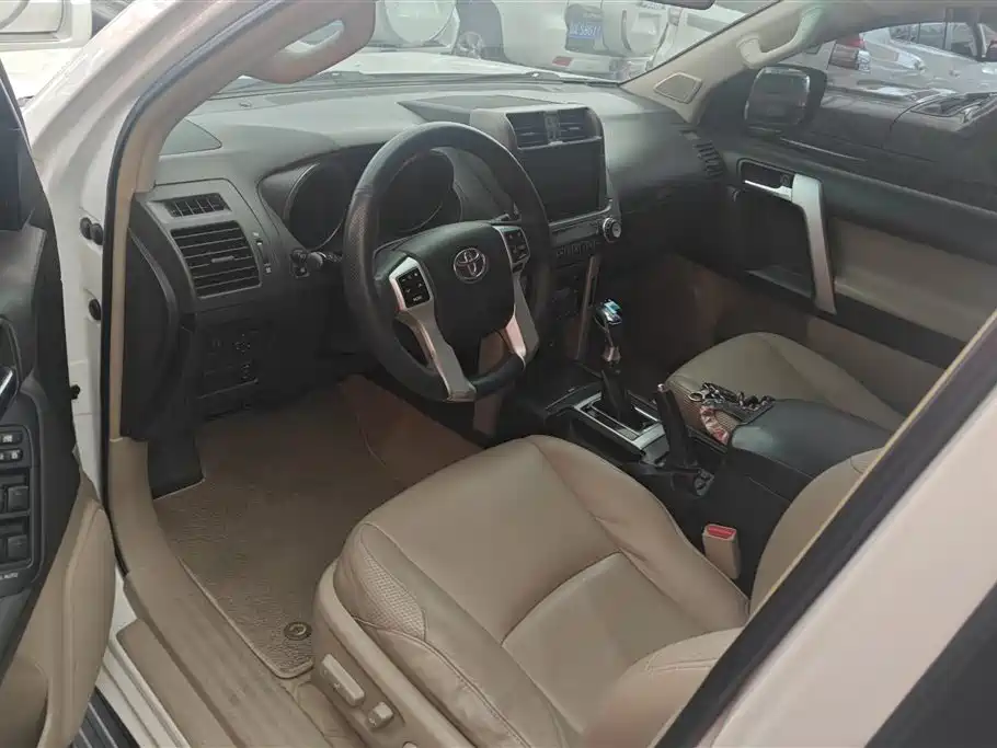 Toyota Prado 2010 4.0L Automatic TX фото 9