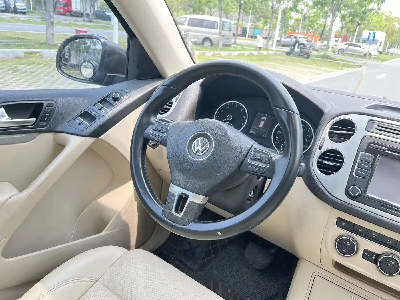 Volkswagen Tiguan 2013 2.0TSI Auto 4WD Luxury Edition фото 11