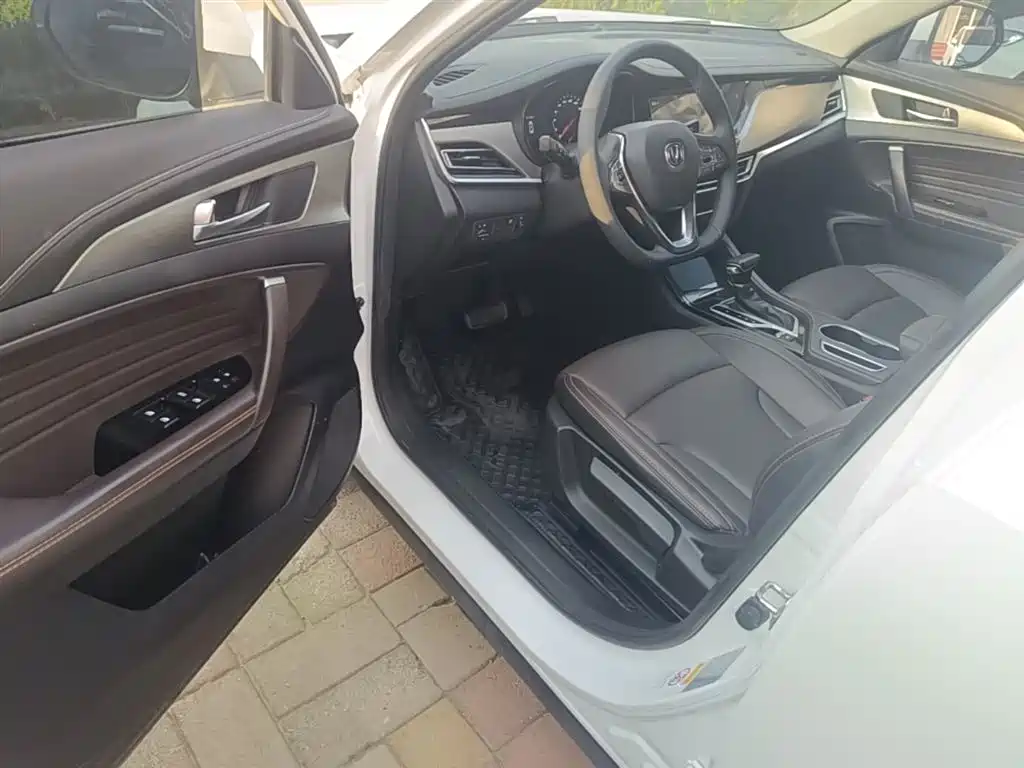 Changan CS35 PLUS 2019 2018 1.6L Automatic Smooth Connect China V