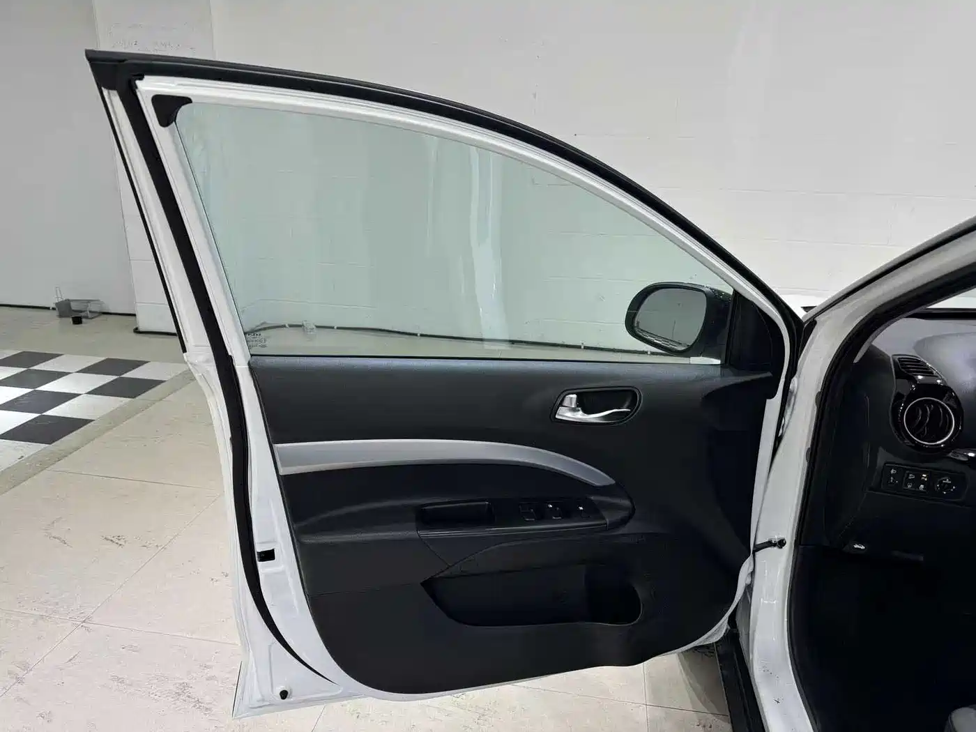 Kia KX1 2021 1.4L CVT Fun Sunroof Version фото 9