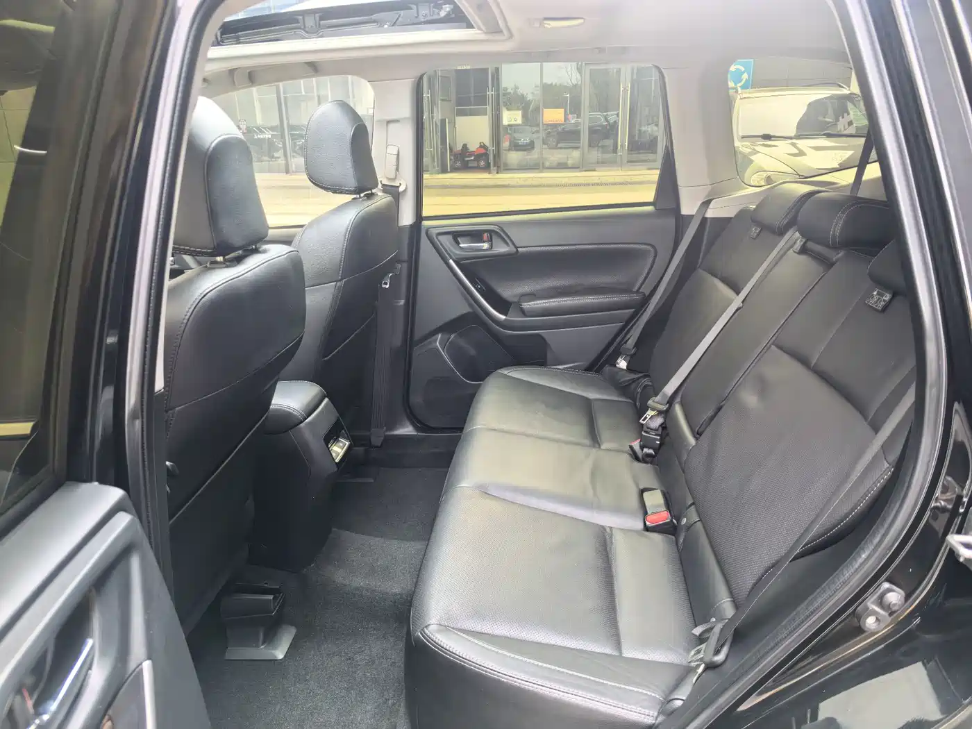 Subaru Forester 2016 2.5i Prestige Navigation Edition фото 12