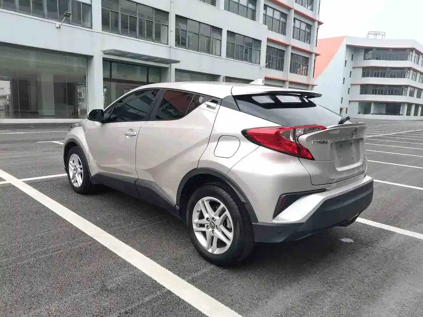 Toyota C-HR 2021 2.0L Comfort Edition фото 9