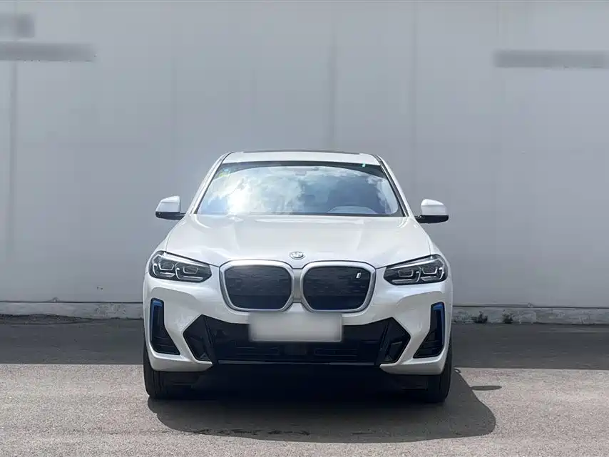 BMW iX3 2022 Leading Edition фото 11