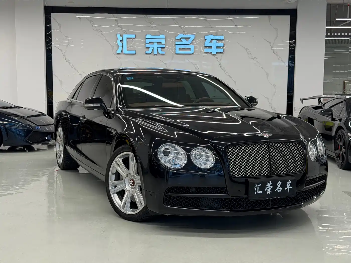 Фото 3 - Bentley Flying Spur