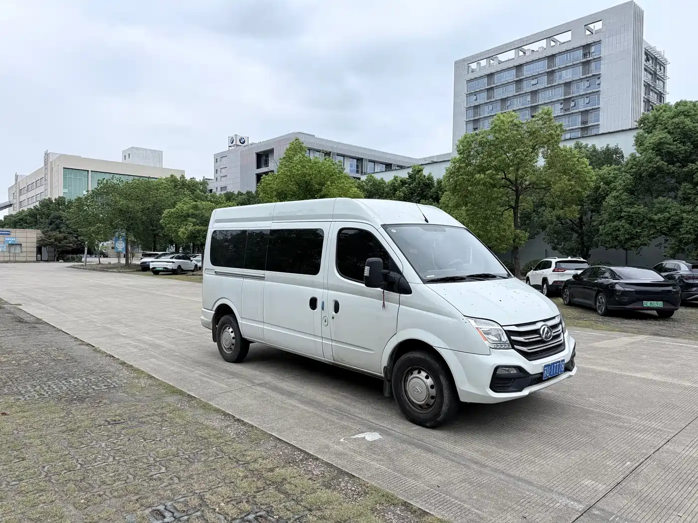 Maxus Xintu V80 2025 2025 PRO Aoyun 2.0T AMT Long Wheelbase Medium Roof 6/7/8/9-Seater