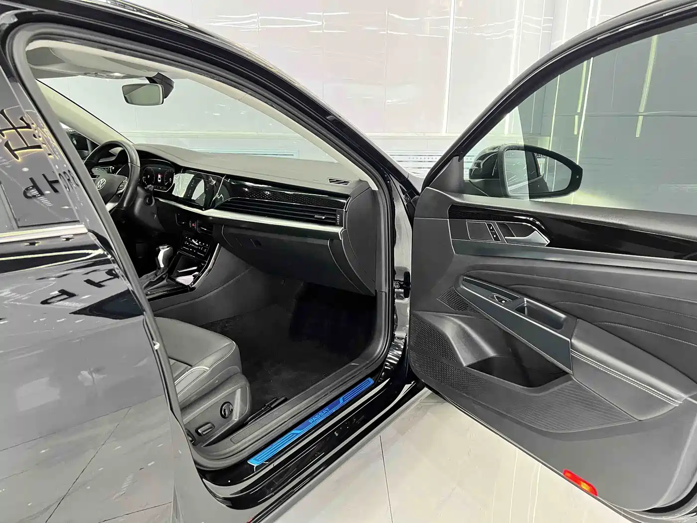 Volkswagen Passat 2022 280TSI Elite Edition фото 19