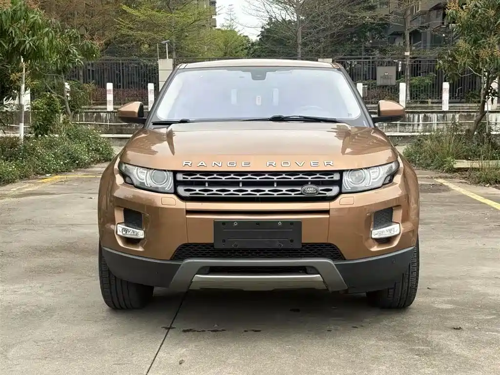 Land Rover Range Rover Evoque 2015 2.0T 5-Door Fashion Edition фото 2
