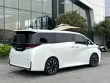 Фото 11 - Toyota Vellfire