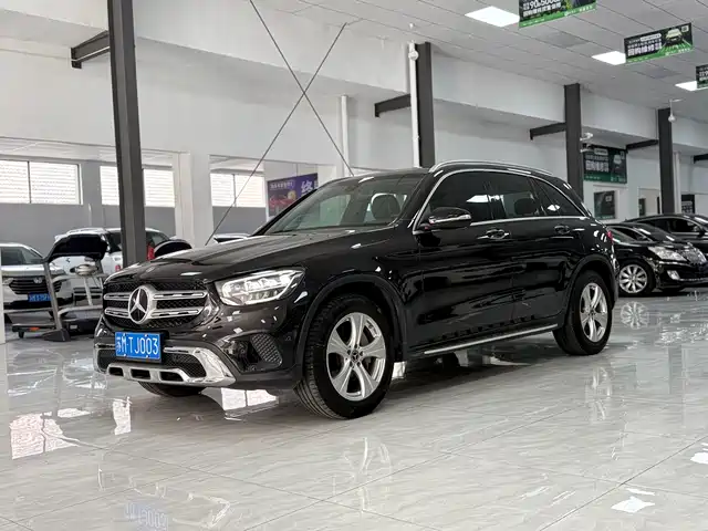 MERCEDES-BENZ GLC
